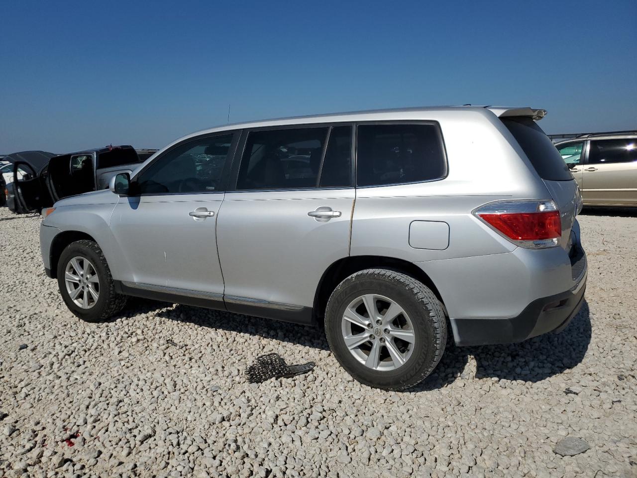 2011 Toyota Highlander - Image 2