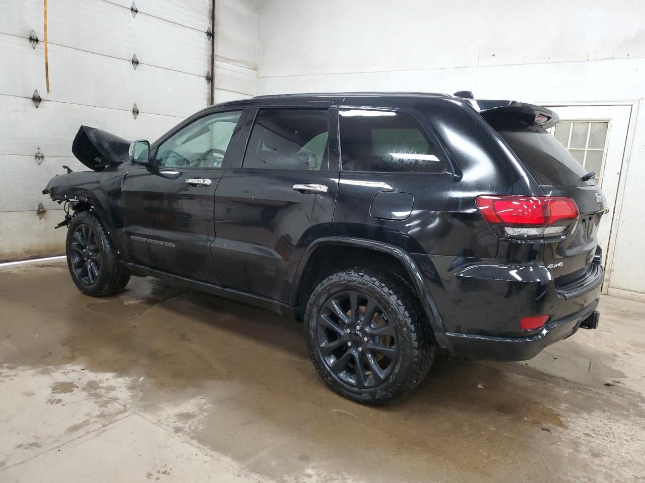 2017 Jeep Grand Cherokee - Image 2