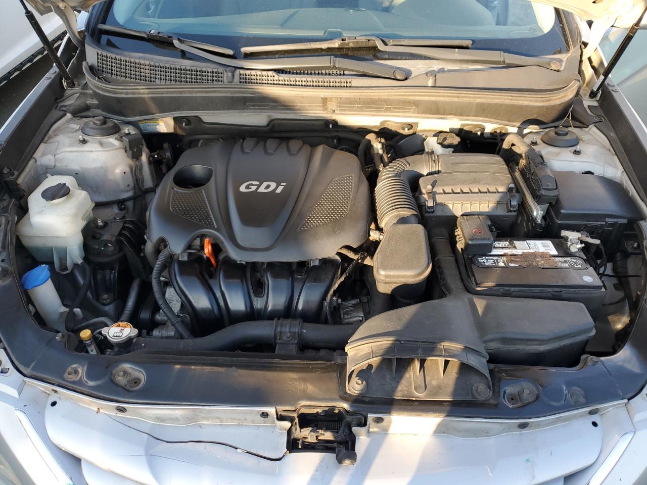 2012 Hyundai Sonata - Image 13