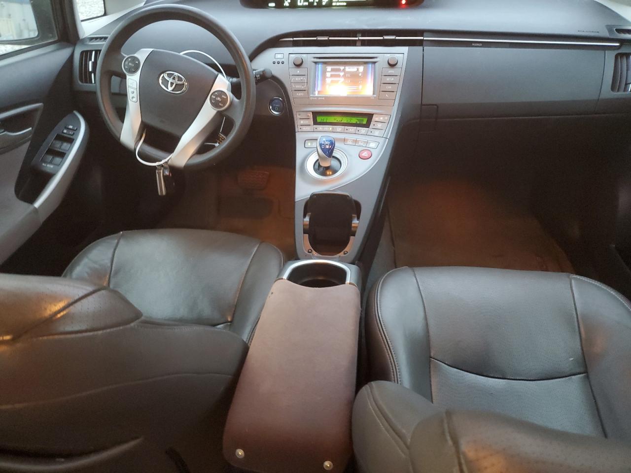 2012 Toyota Prius - Image 8