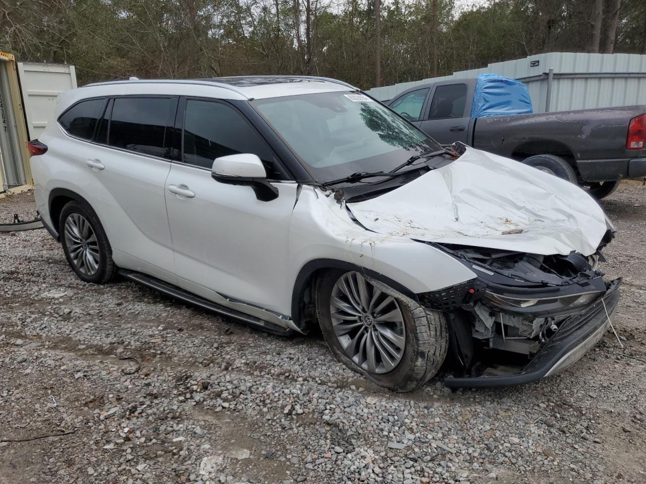 2022 Toyota Highlander - Image 4