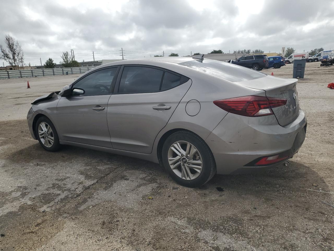 2020 Hyundai Elantra - Image 2