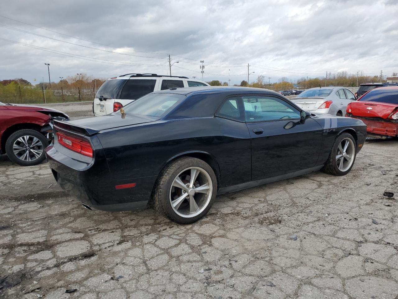 2013 Dodge Challenger - Image 3