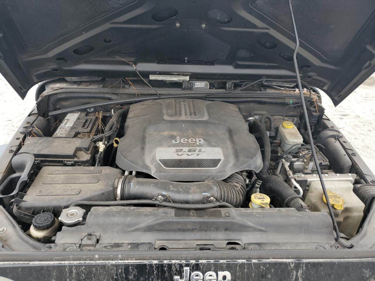 2012 Jeep Wrangler - Image 12