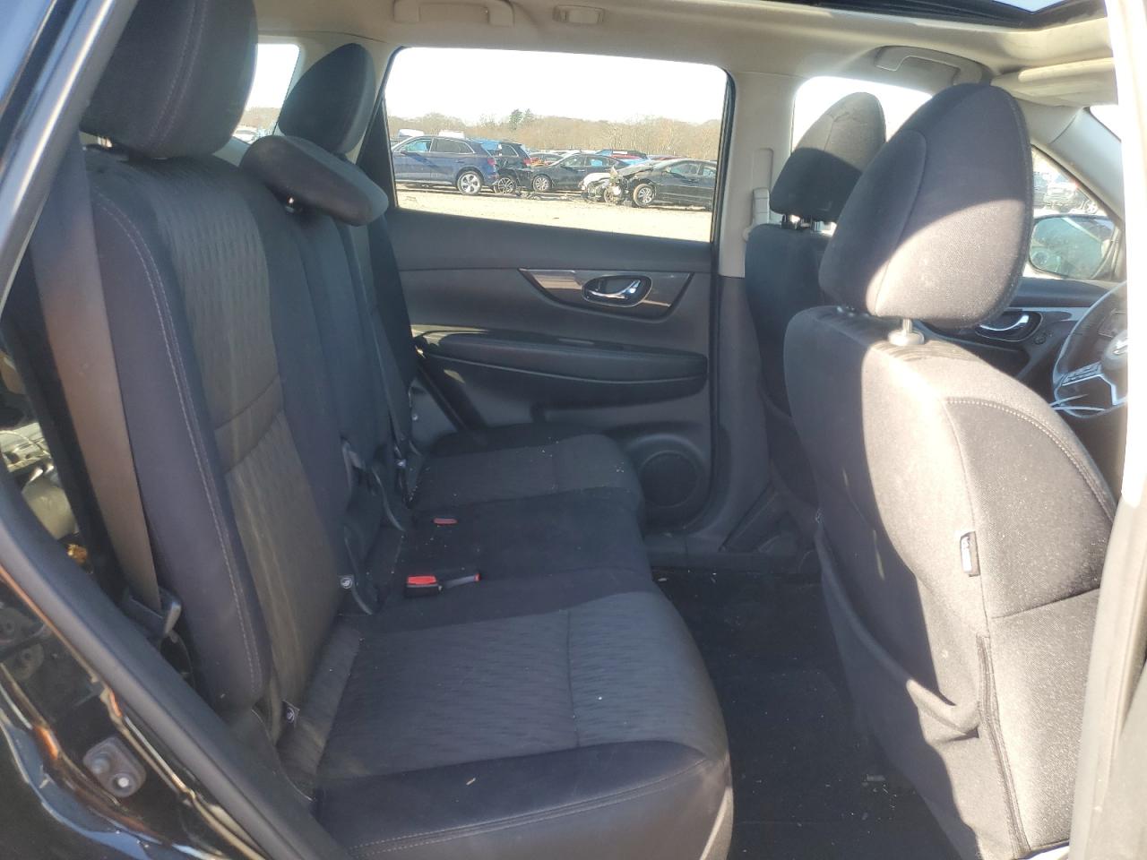 2017 Nissan Rogue - Image 11