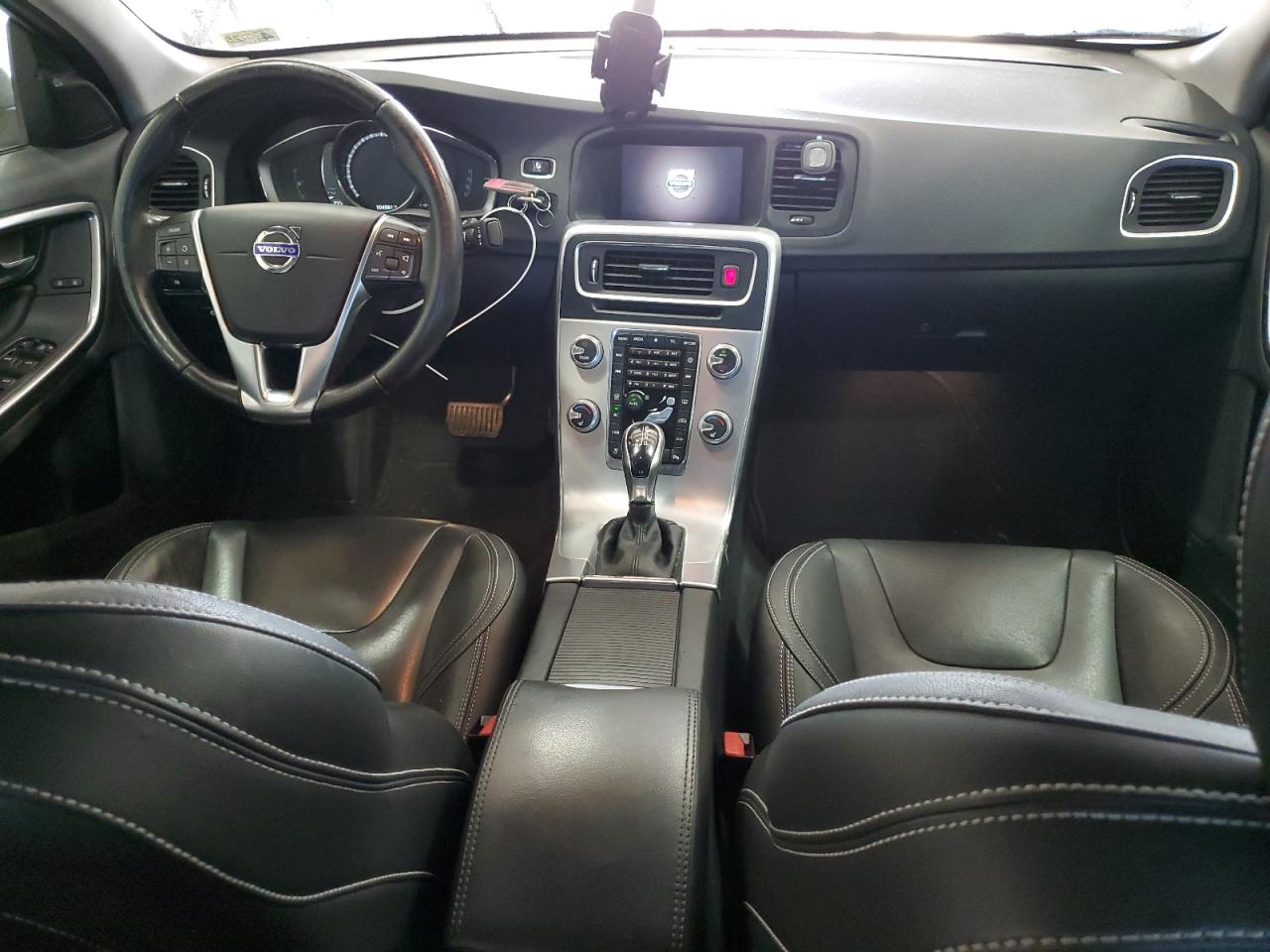 2017 Volvo S60 - Image 8