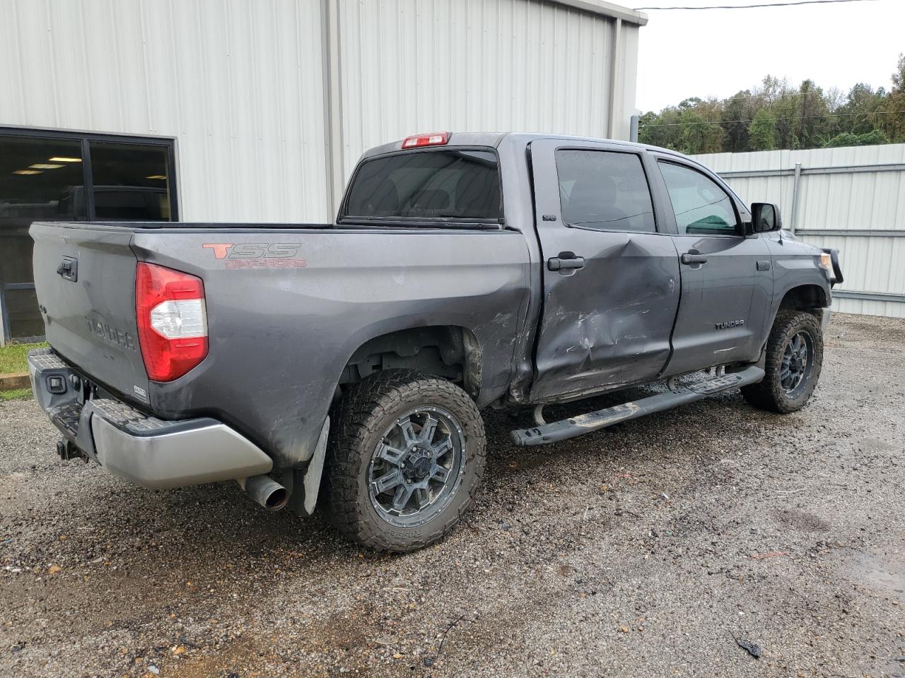 VIN 5TFDW5F13GX564045 2016 TOYOTA TUNDRA no.3