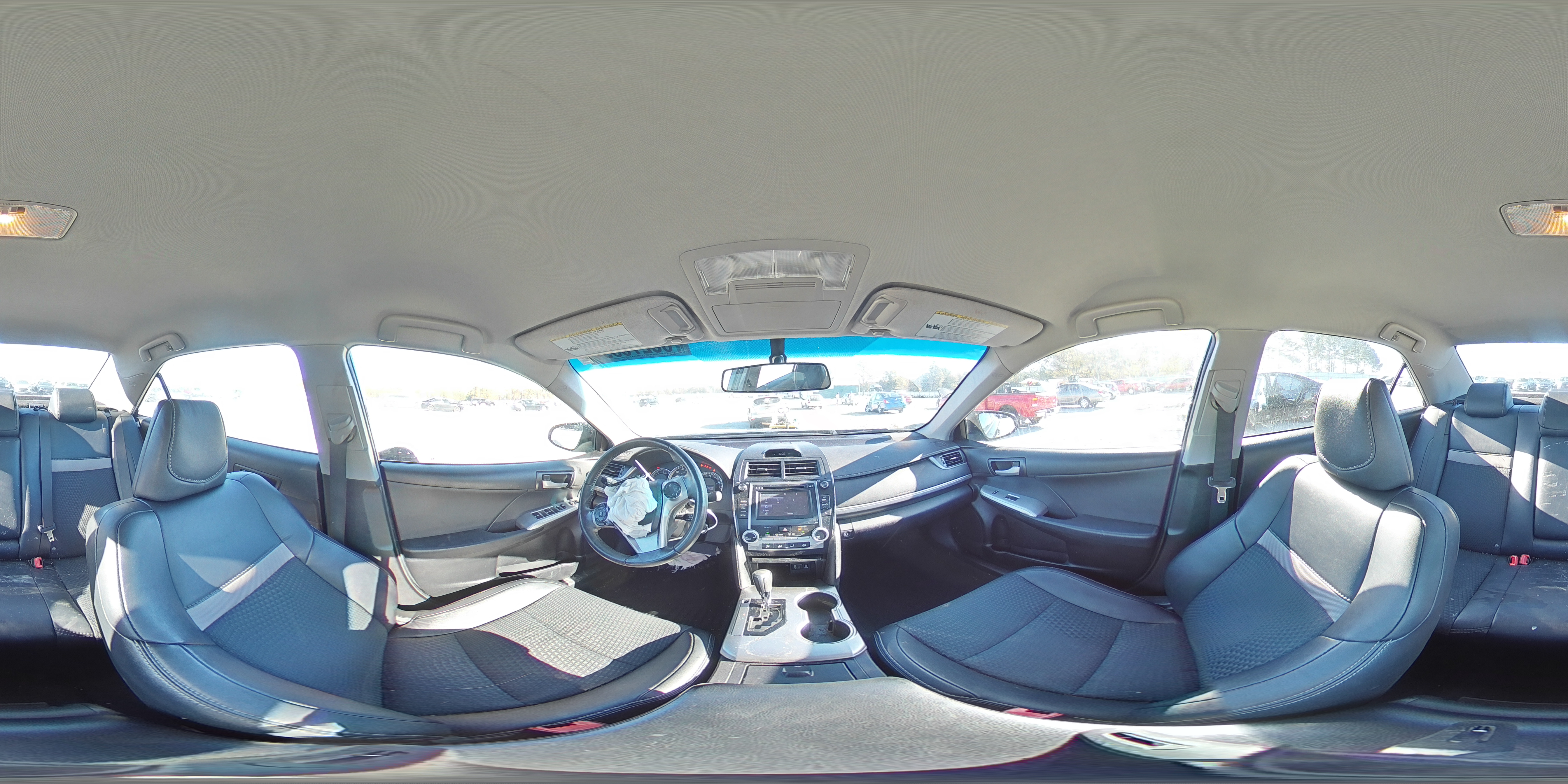 2014 Toyota Camry - Image 13