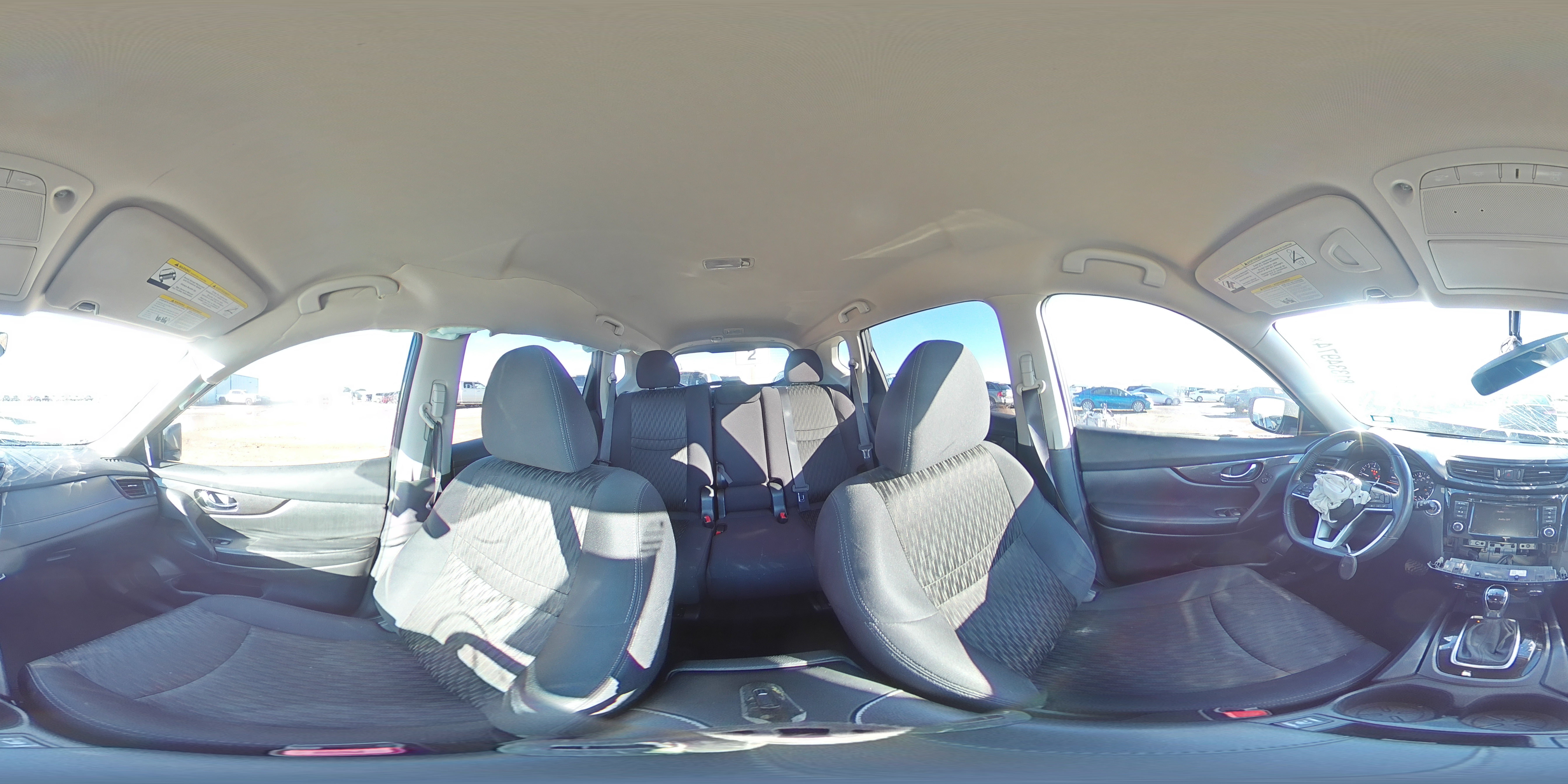 2018 Nissan Rogue - Image 13