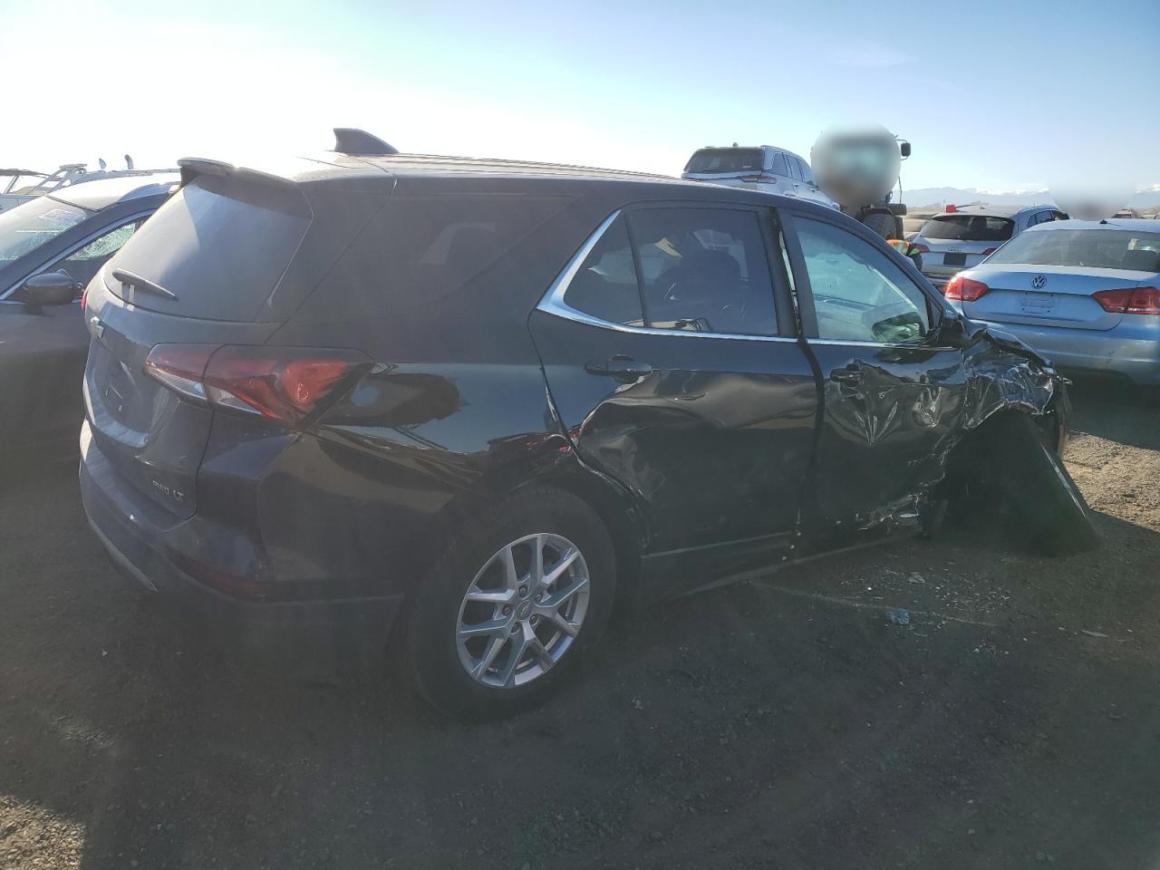 2022 Chevrolet Equinox - Image 3