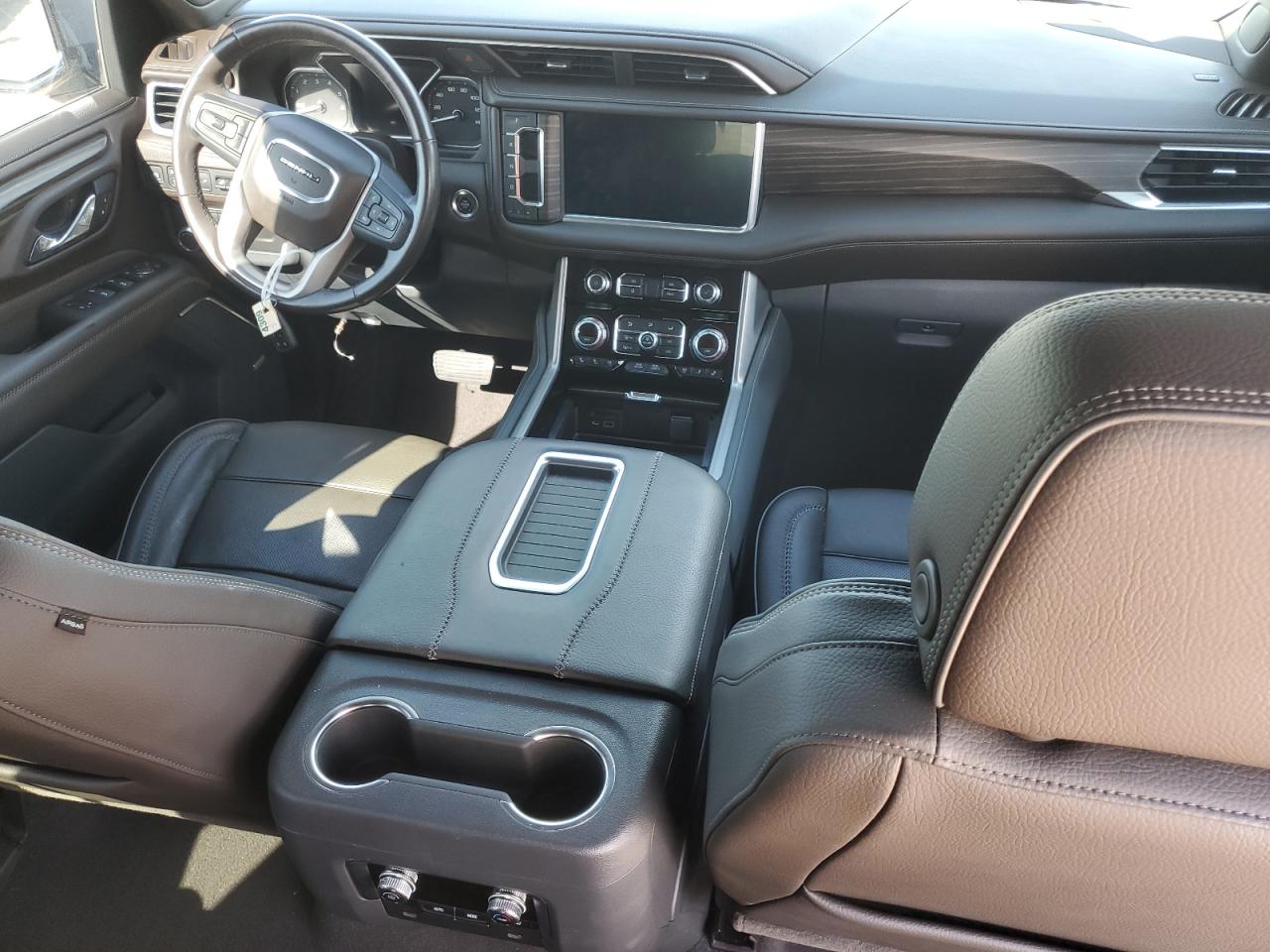 2021 GMC Yukon - Image 8
