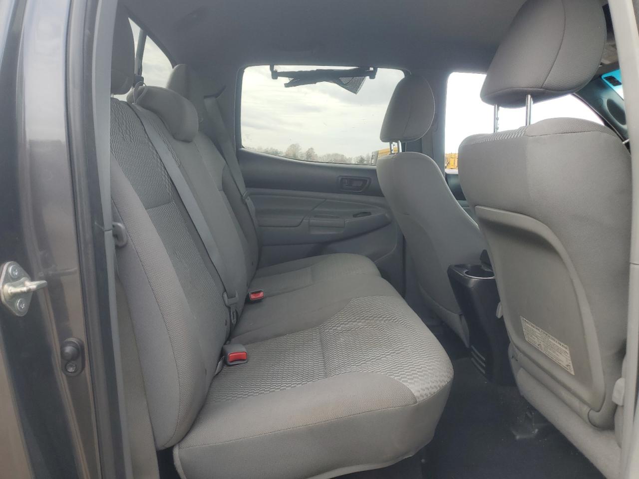 2014 Toyota Tacoma - Image 11