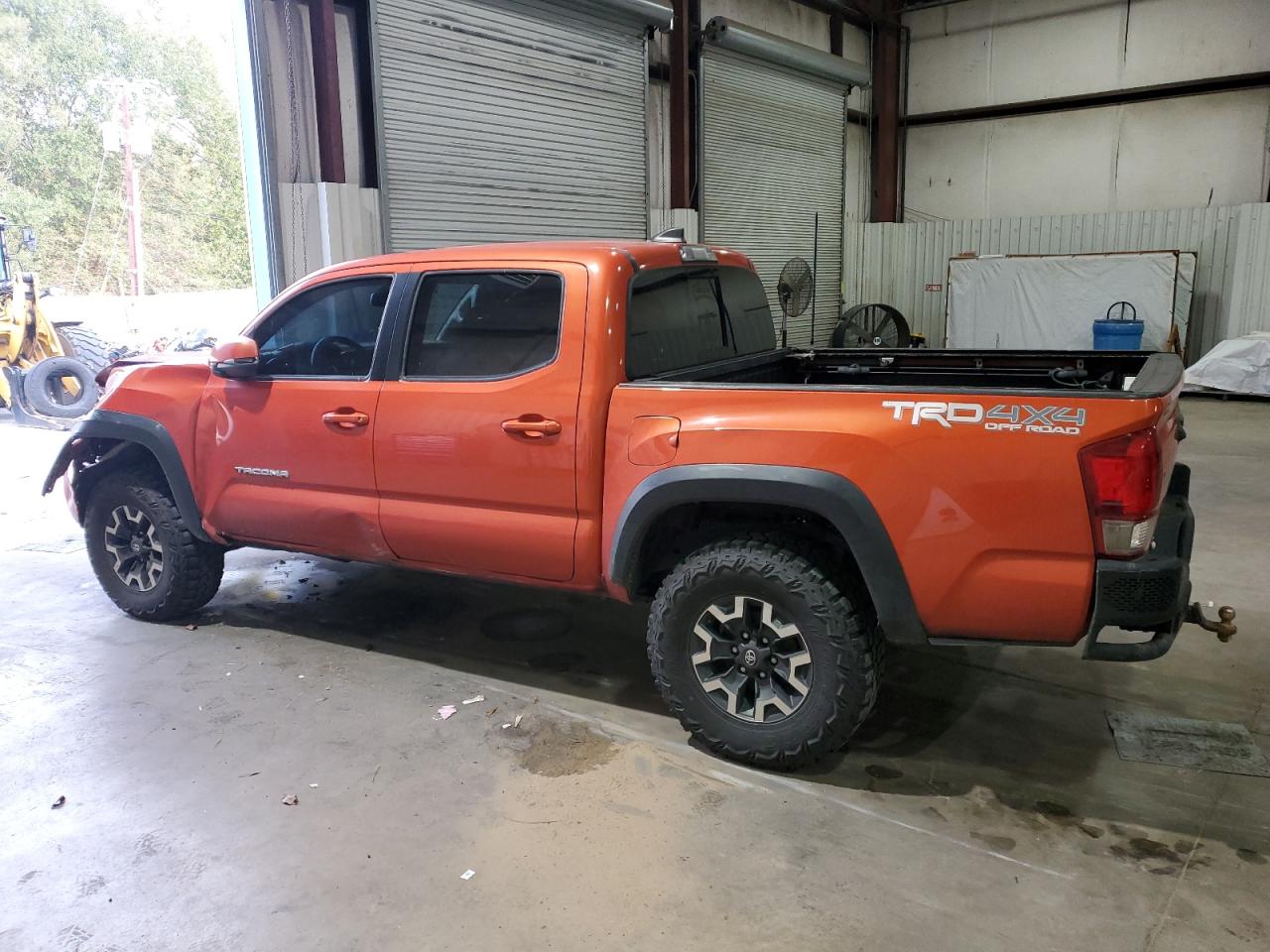 VIN 5TFCZ5AN0HX092434 2017 TOYOTA TACOMA no.2