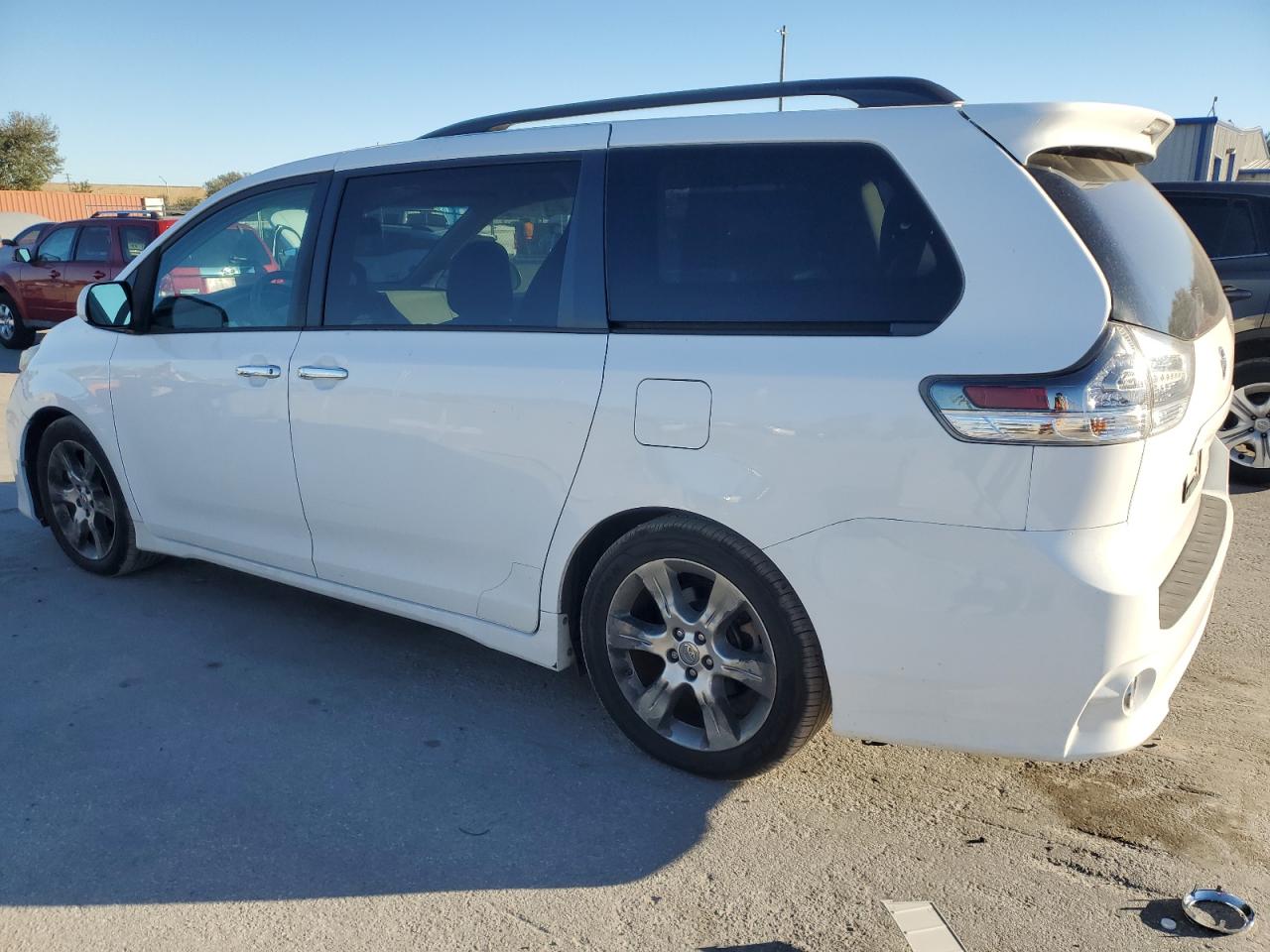 VIN 5TDXK3DCXDS319648 2013 TOYOTA SIENNA no.2