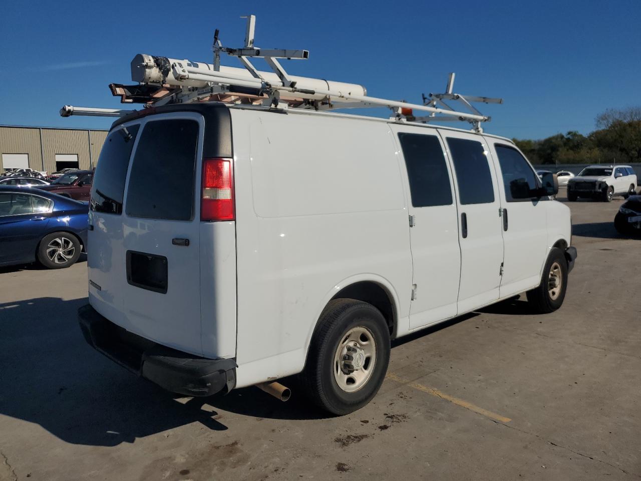 2009 Chevrolet Express - Image 3