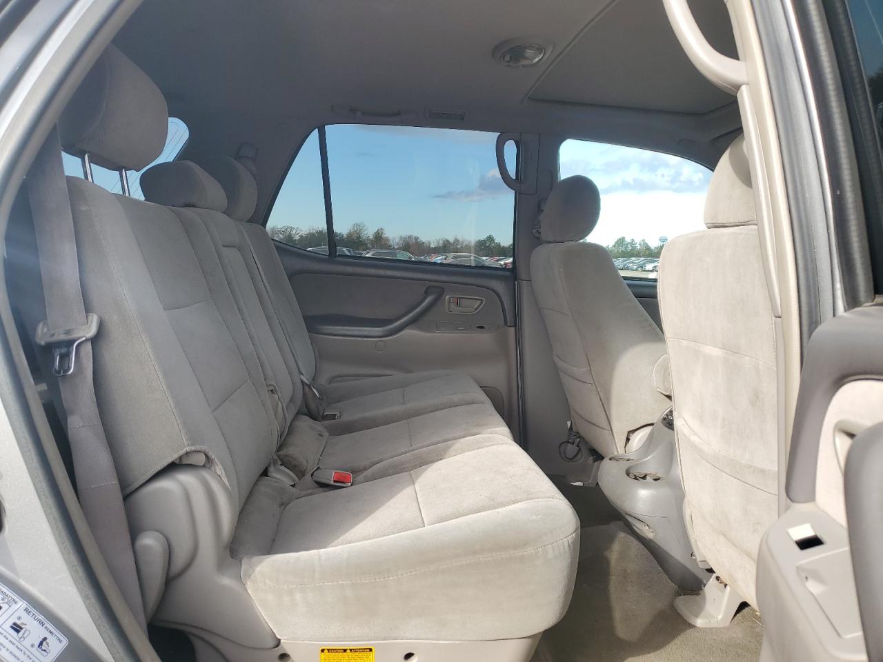 2005 Toyota Sequoia - Image 11