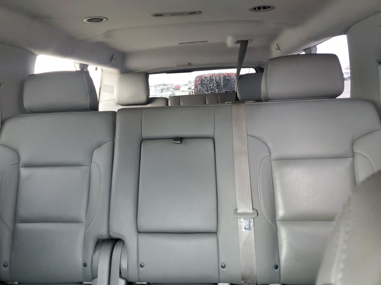 2015 Chevrolet Suburban - Image 10