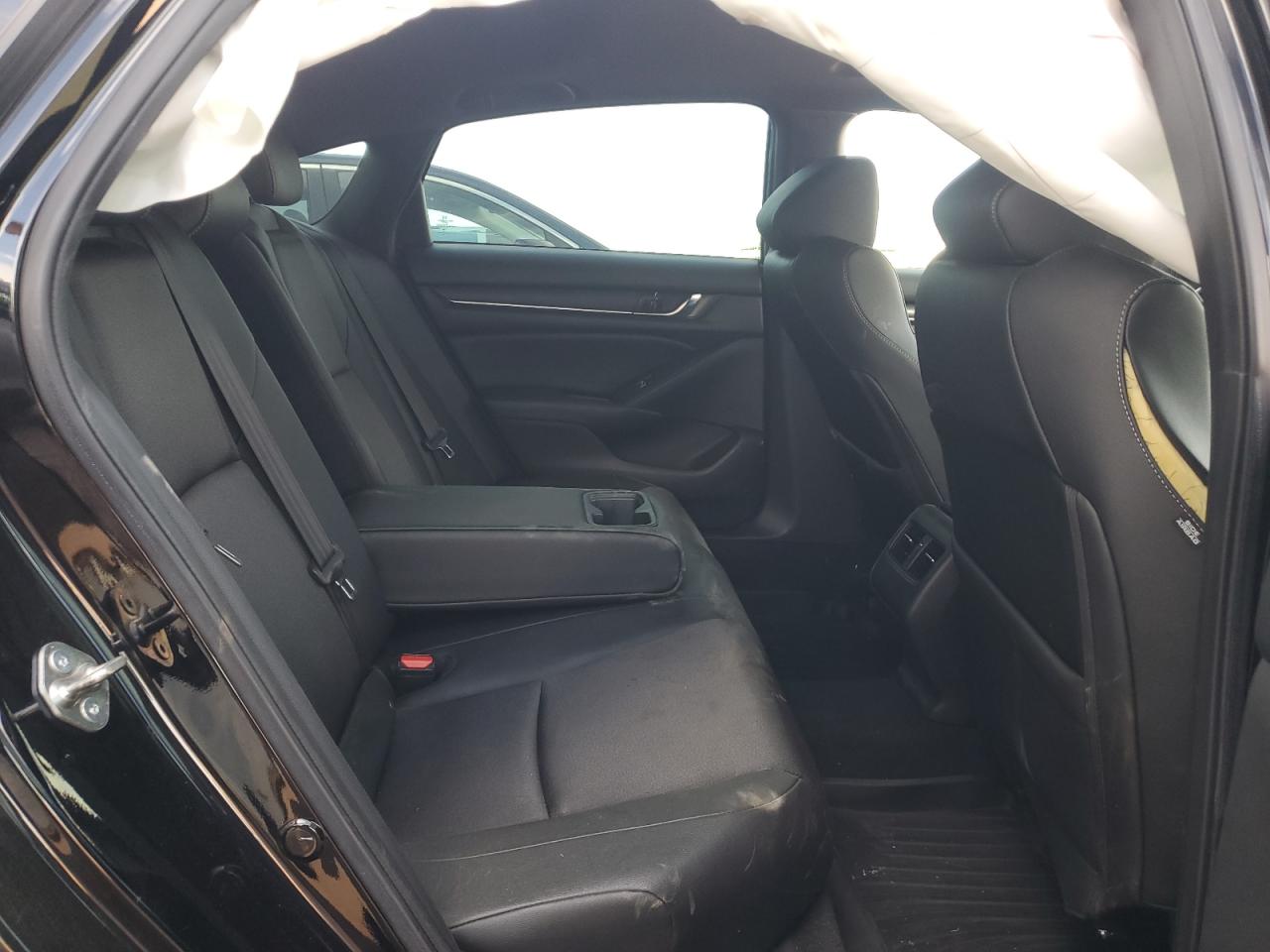 1HGCV2F36KA008131 HONDA ACCORD 2019