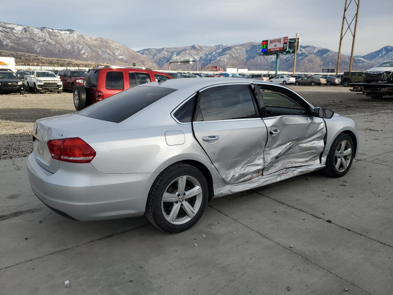2015 Volkswagen Passat - Image 3