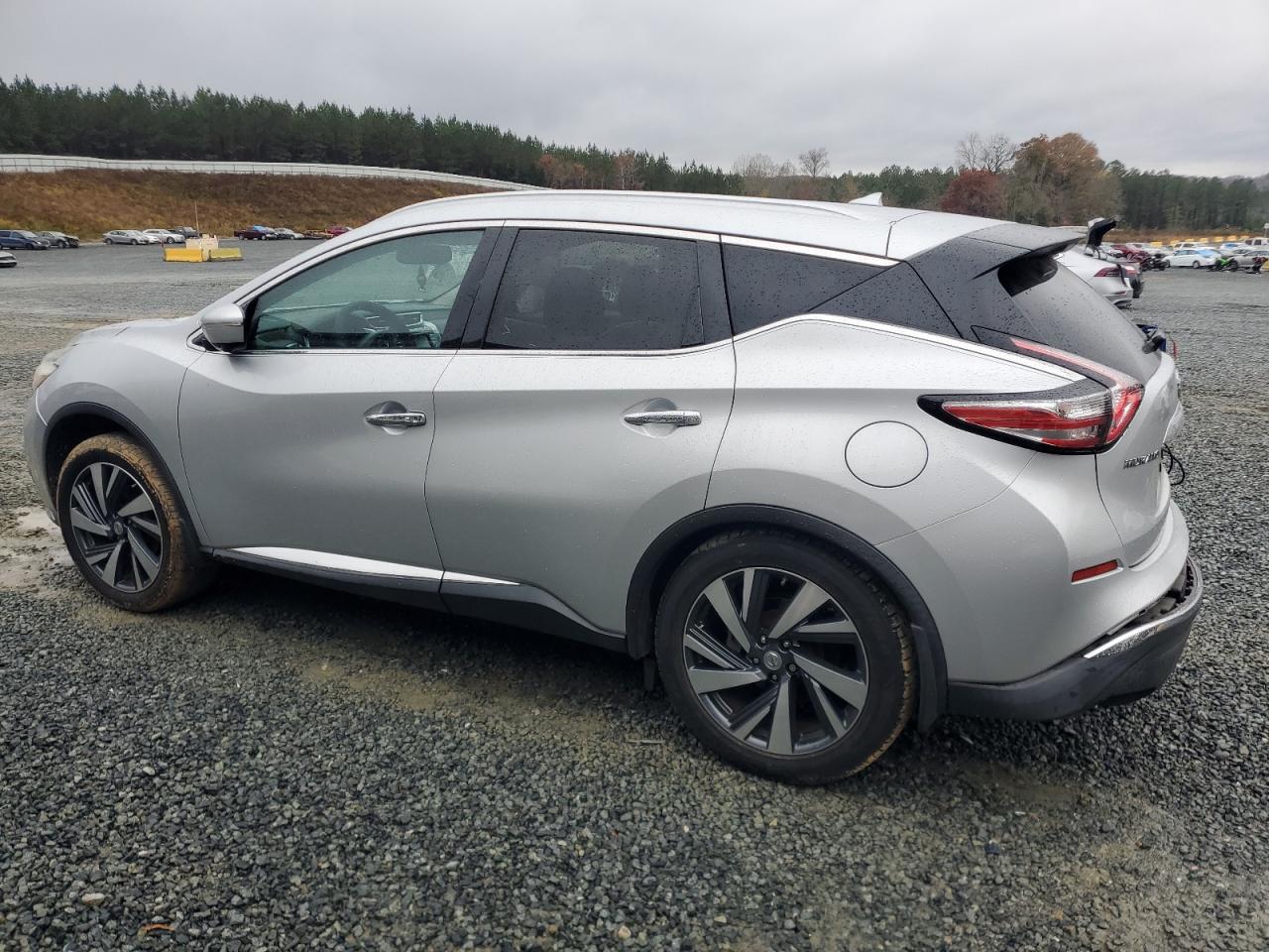 2015 Nissan Murano - Image 2
