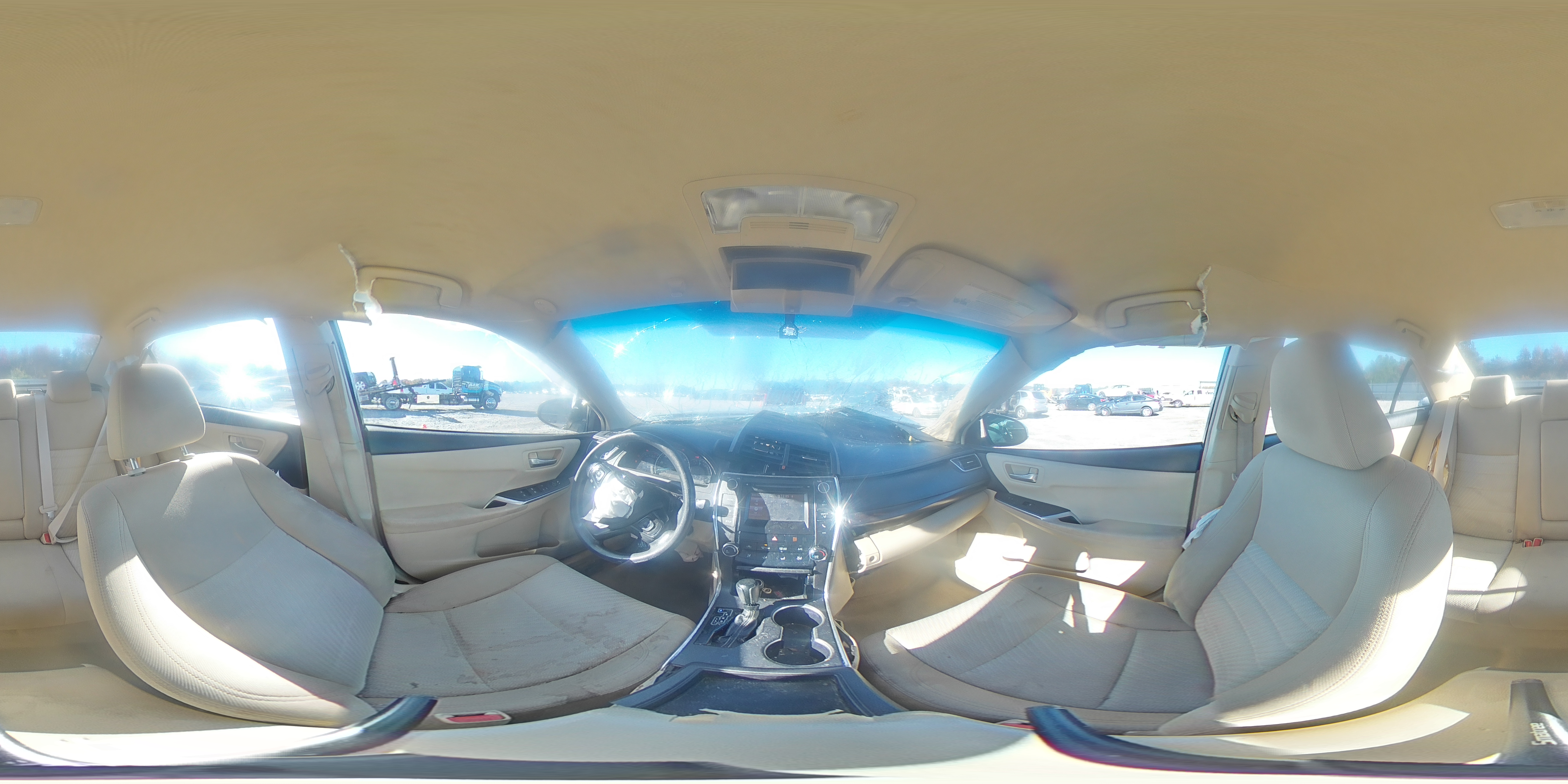 2015 Toyota Camry - Image 13