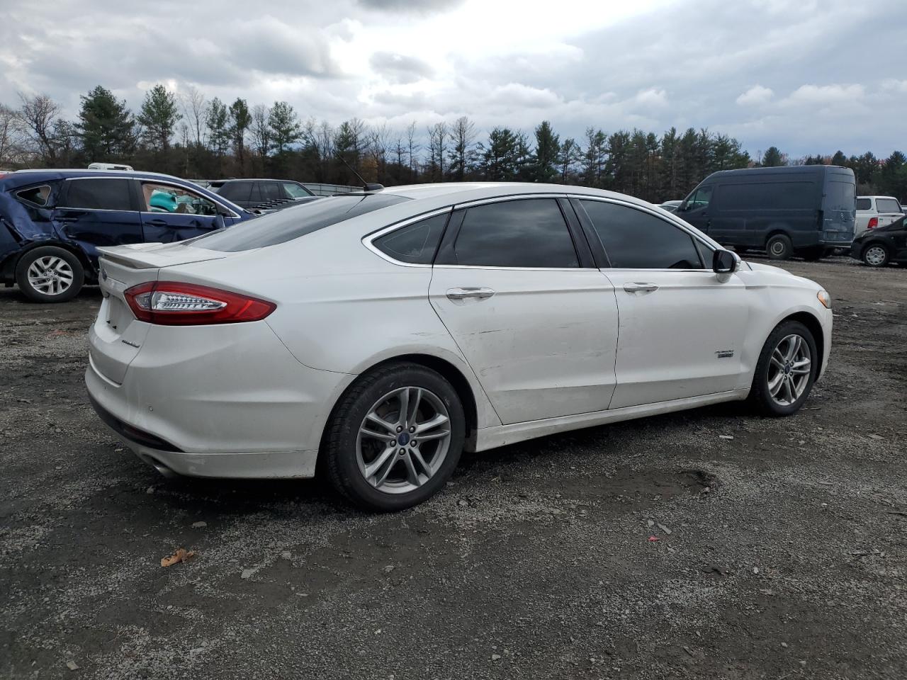 VIN 3FA6P0SU8GR265531 2016 FORD FUSION no.3