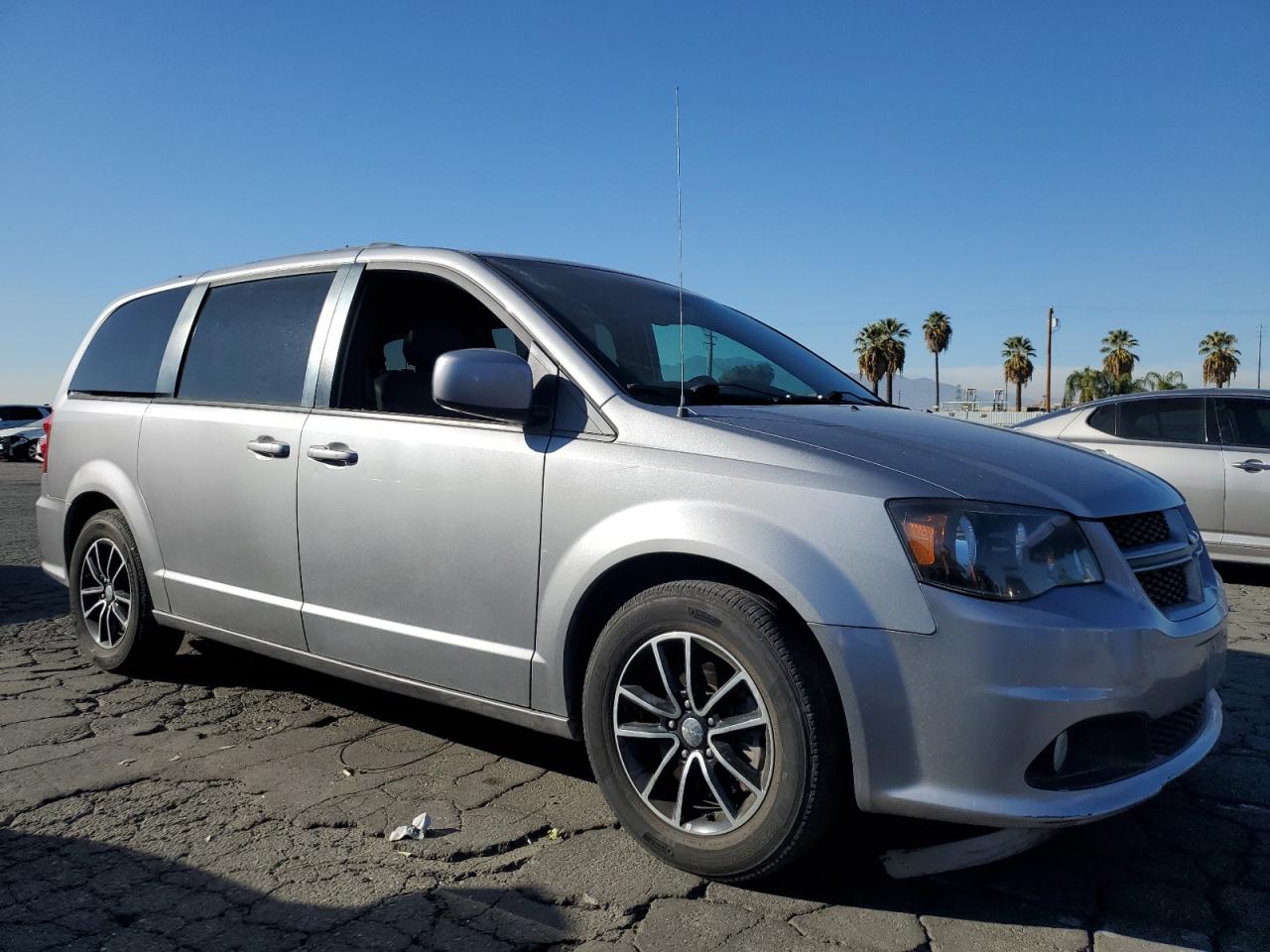 VIN 2C4RDGEG5JR201197 2018 DODGE CARAVAN no.4