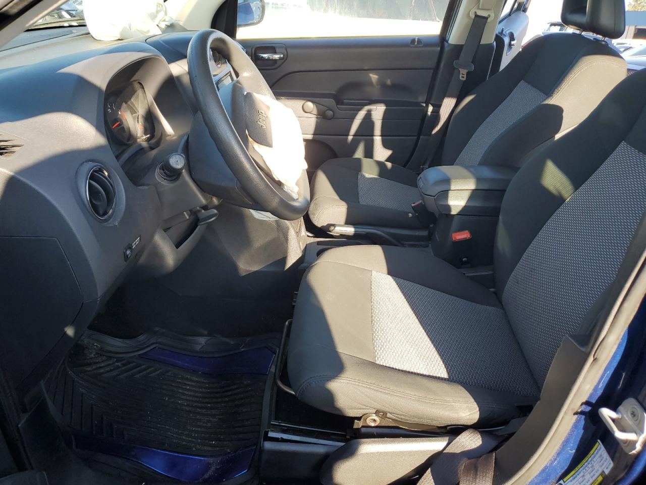 2009 Jeep Compass Sport VIN: 1J4FF47B79D121292 Lot: 79839164