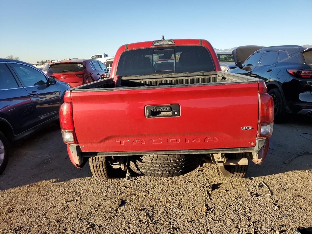 VIN 3TMAZ5CN2JM077563 2018 TOYOTA TACOMA no.6