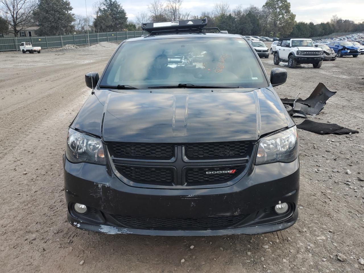 2018 Dodge Caravan - Image 5