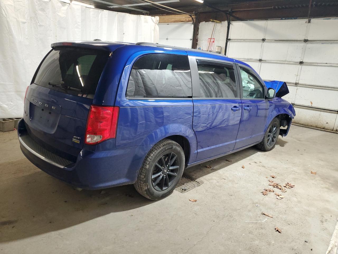 2019 Dodge Caravan - Image 3
