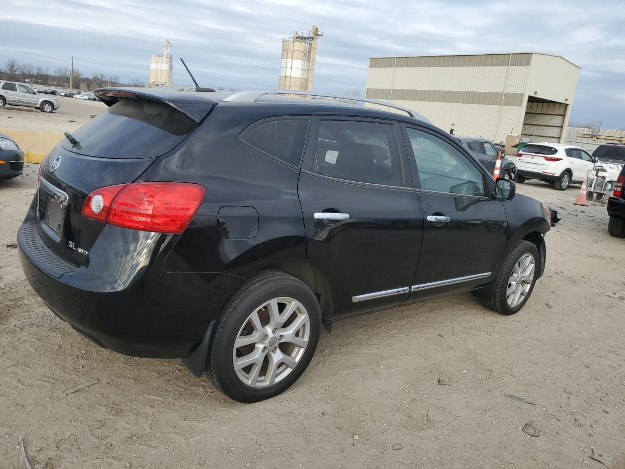 2012 Nissan Rogue - Image 3
