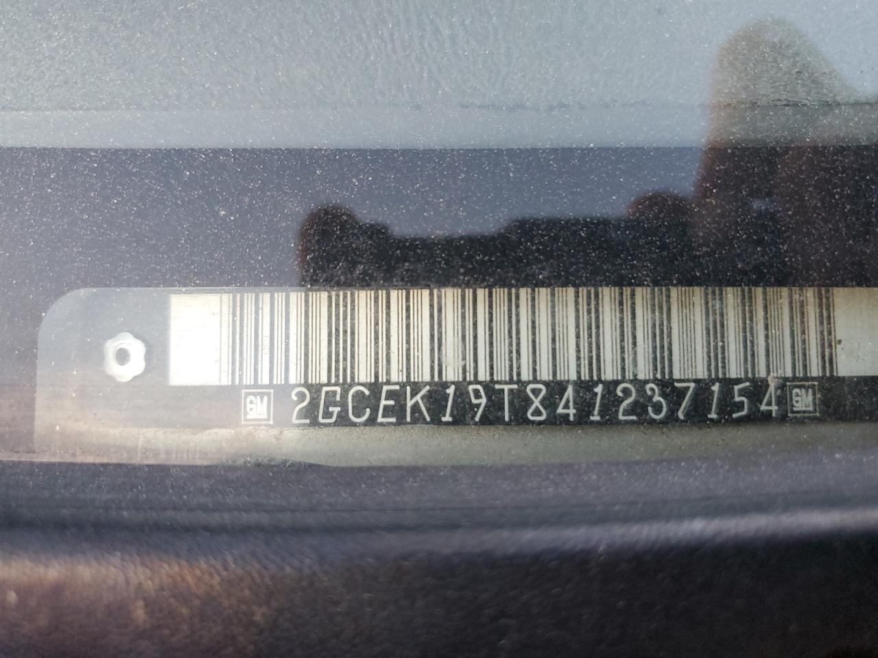 2004 Chevrolet Silverado - Image 13