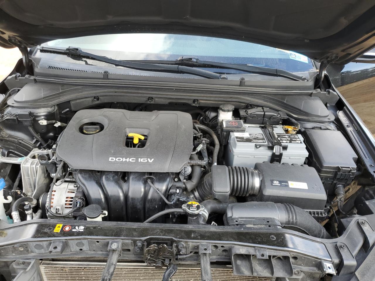 2017 Hyundai Elantra - Image 11