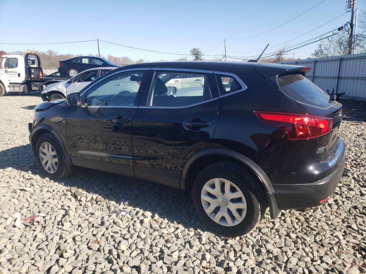 2019 Nissan Rogue - Image 2