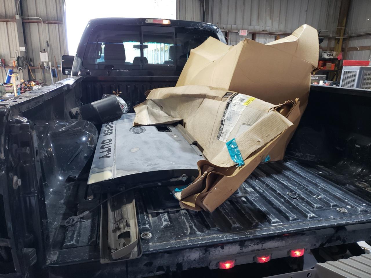 2011 Ford F350 - Image 12