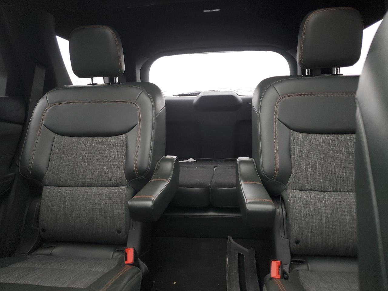2022 Ford Explorer - Image 10