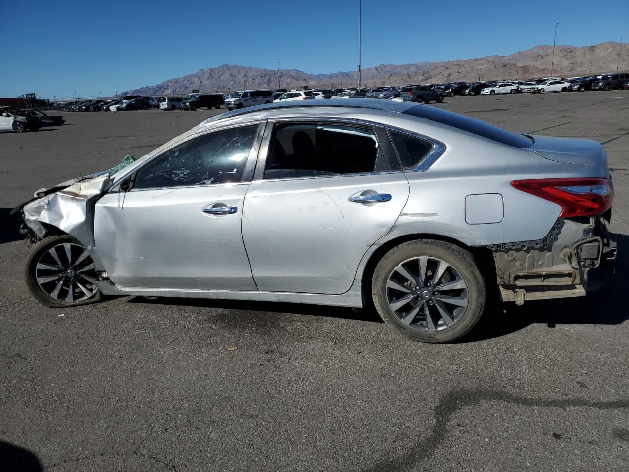 2017 Nissan Altima - Image 2