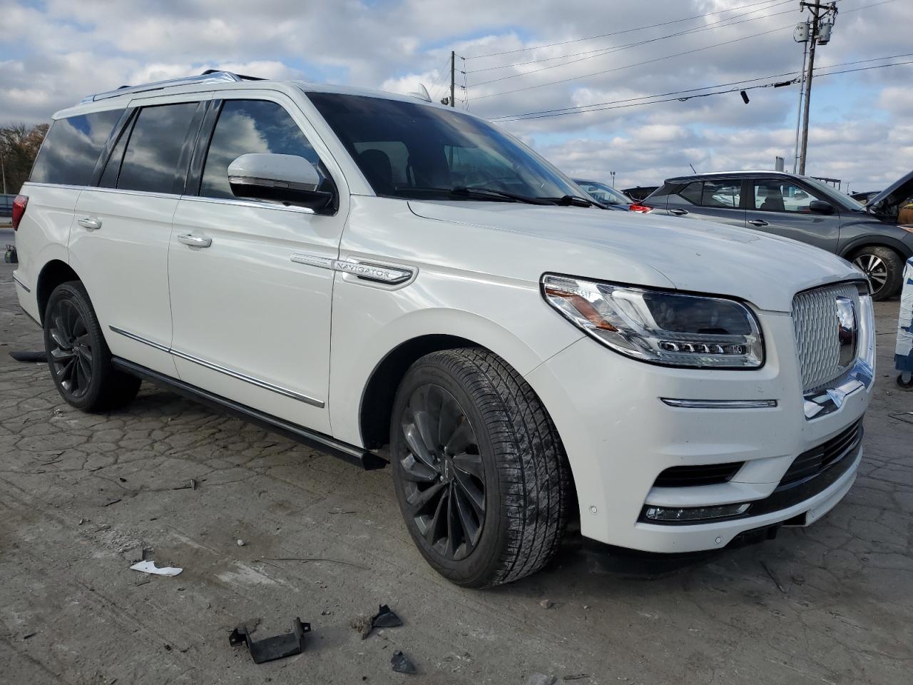 2021 Lincoln Navigator - Image 4