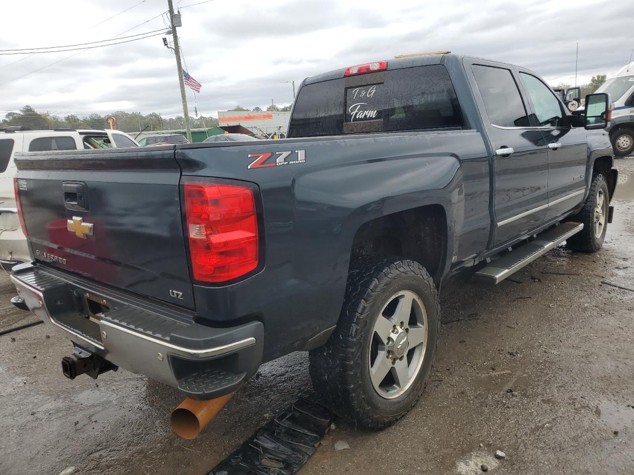 2019 Chevrolet Silverado - Image 3