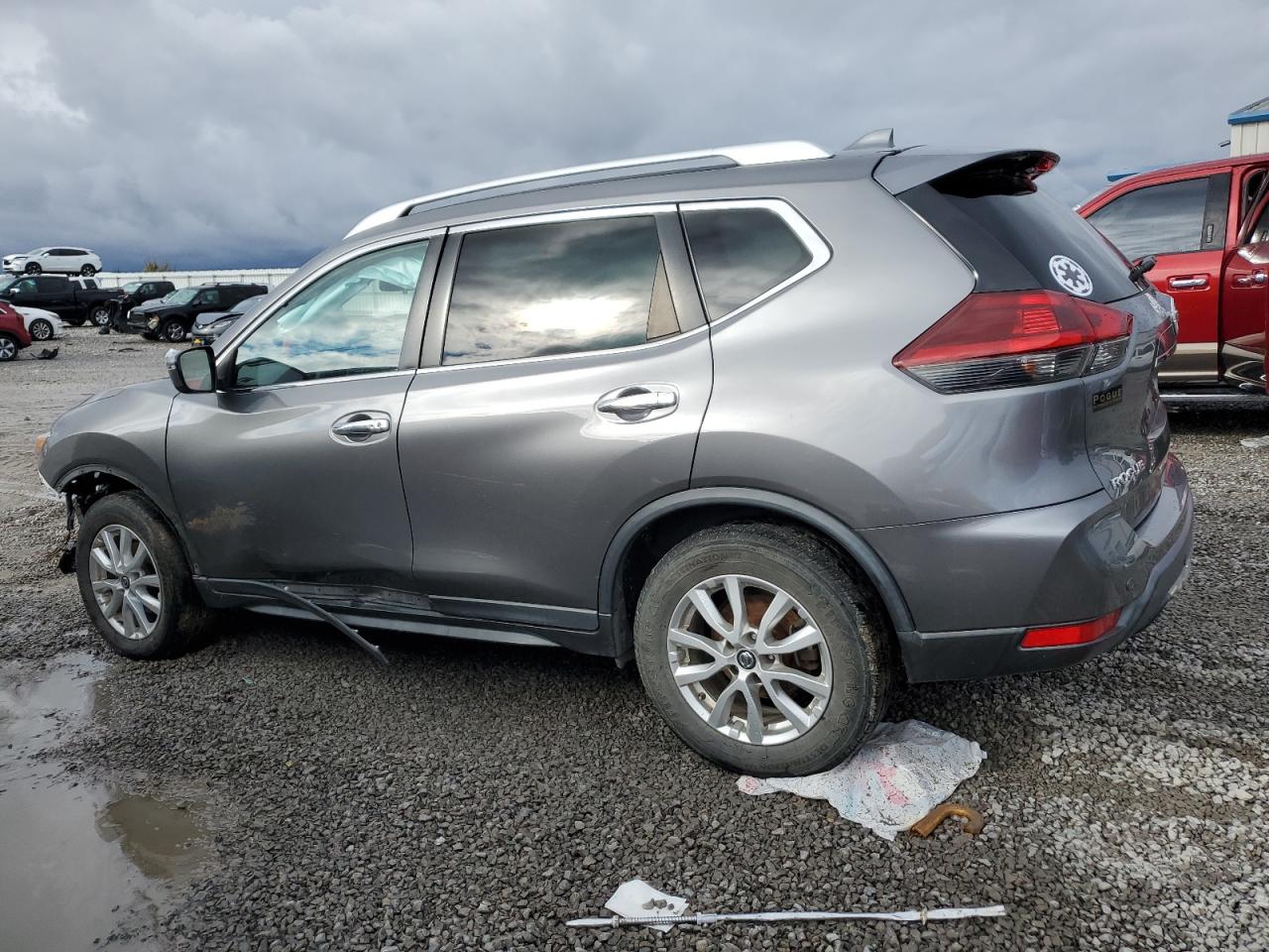 2019 Nissan Rogue - Image 2