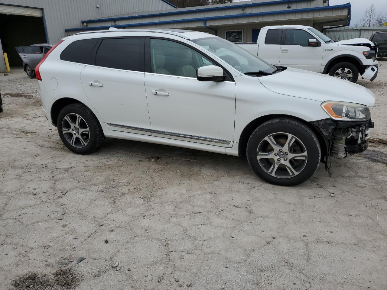 VIN YV4902RK6F2669049 2015 VOLVO XC60 no.4