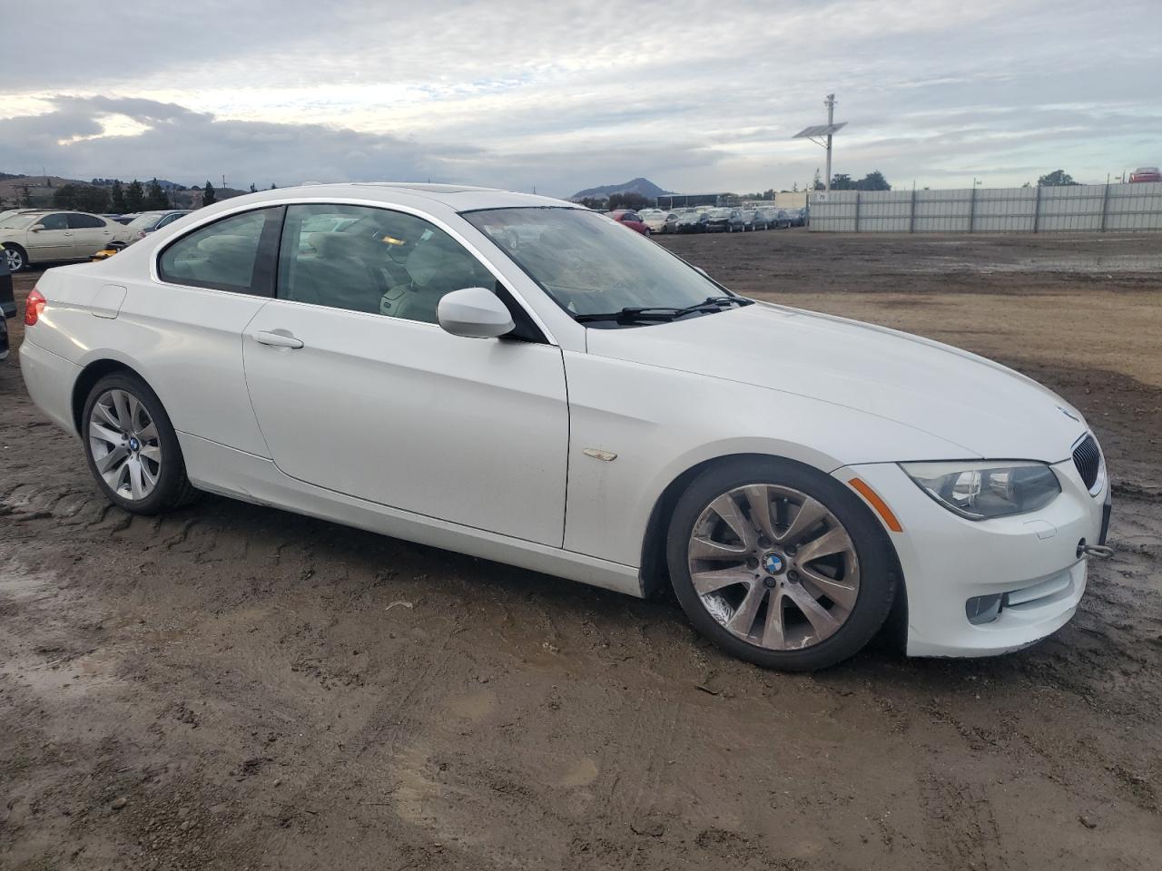 VIN WBAKE5C51DJ106906 2013 BMW 3 SERIES no.4