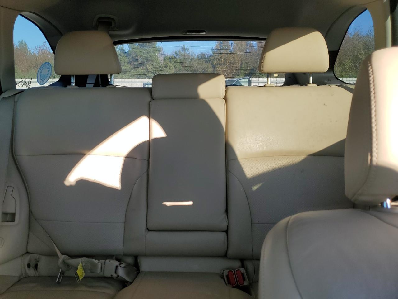 2015 Subaru Outback - Image 10