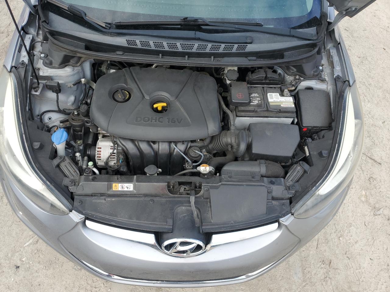 2015 Hyundai Elantra - Image 11