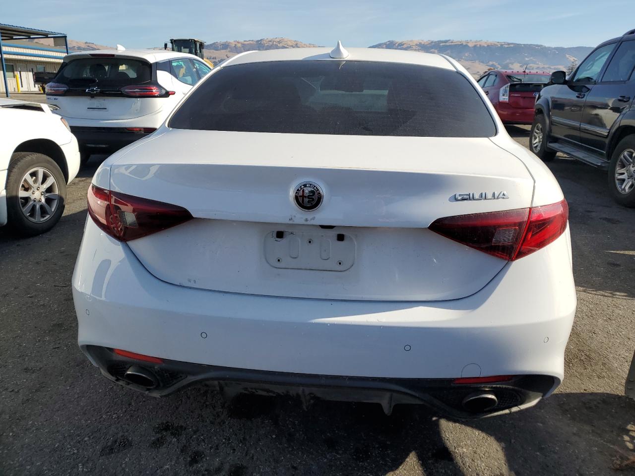 2018 Alfa Romeo Giulia - Image 6