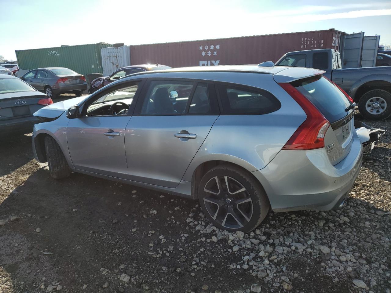 VIN YV140MEL5J2379492 2018 VOLVO V60 no.2