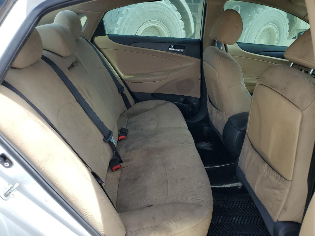 2011 Hyundai Sonata - Image 11