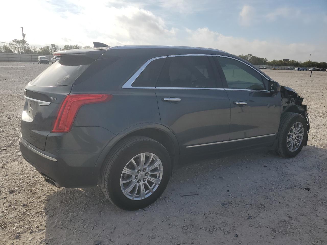 VIN 1GYKNARS7KZ196189 2019 CADILLAC XT5 no.3