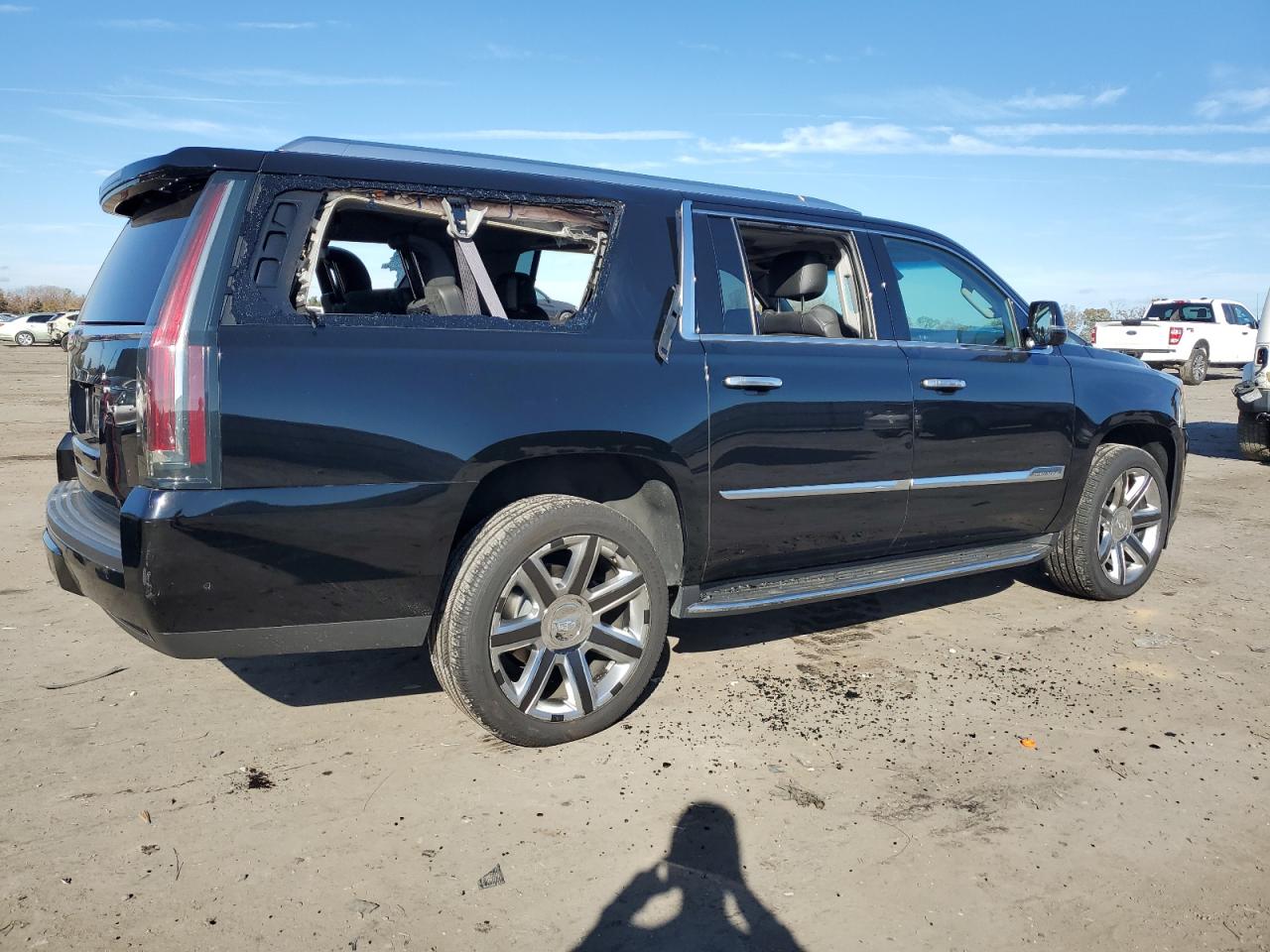 VIN 1GYS4HKJ5HR391181 2017 CADILLAC ESCALADE no.3